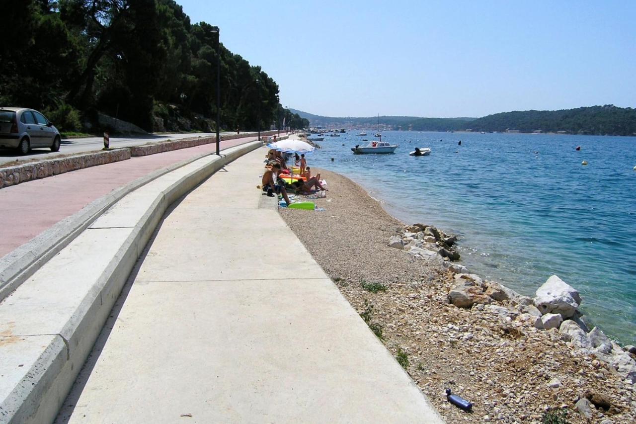 Double Room Mali Losinj 7953B Bagian luar foto