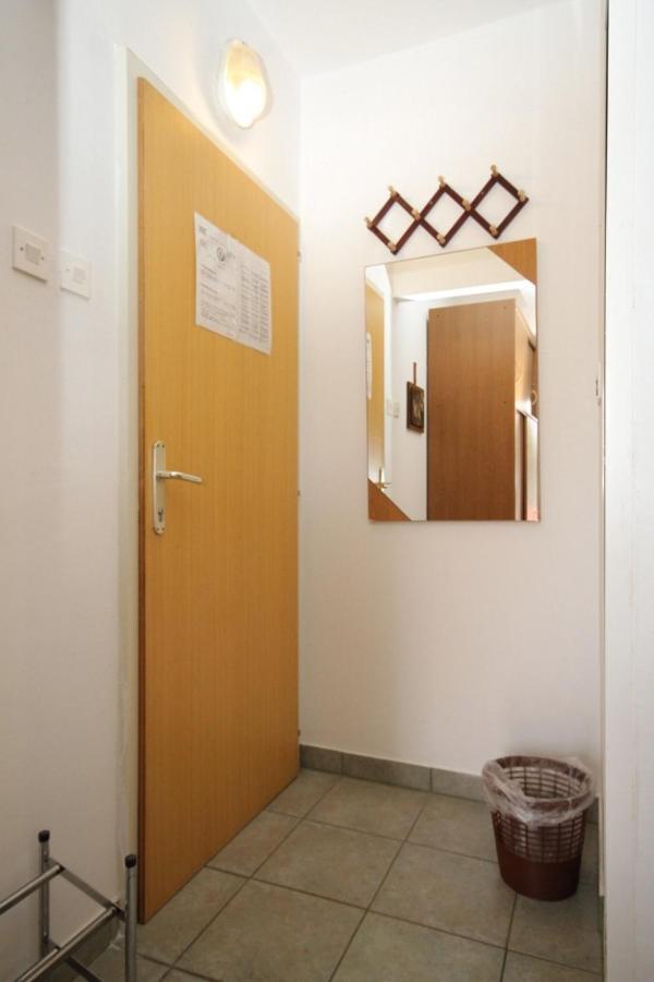 Double Room Mali Losinj 7953B Bagian luar foto