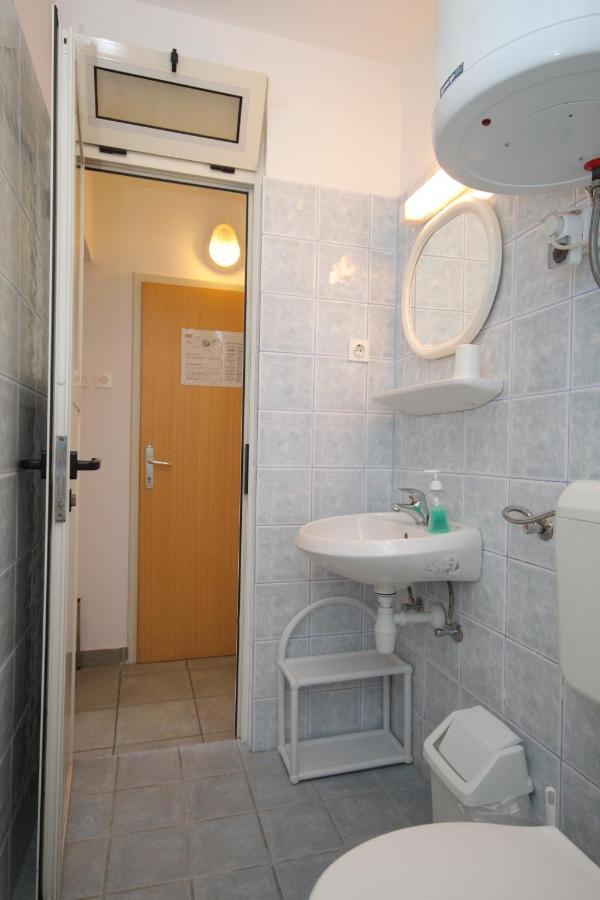 Double Room Mali Losinj 7953B Bagian luar foto